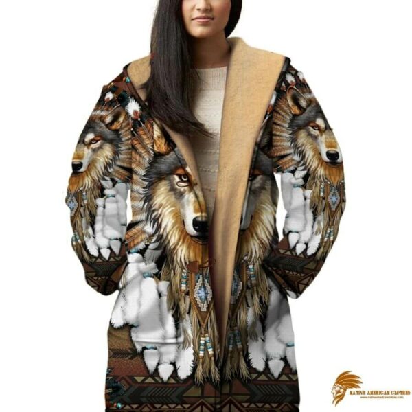 Wolf Dreamcatcher Patterned Horn Button Long Fleece Windbreaker